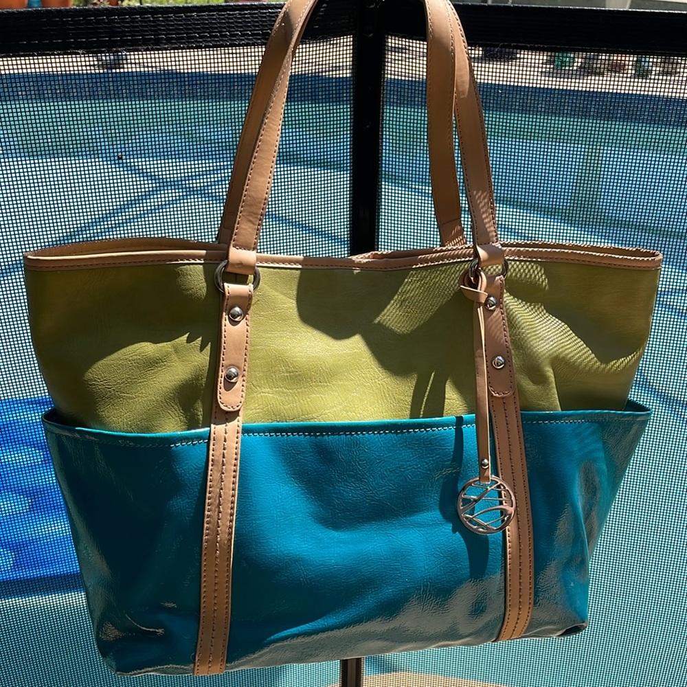 Style & Company, barely used blue and lime, great summer purse.